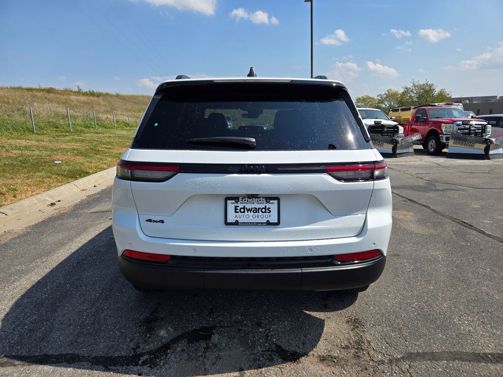 2025 Jeep Grand Cherokee Altitude X photo 2