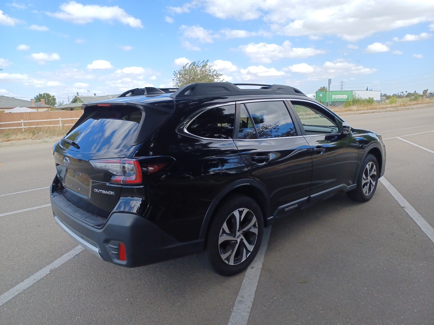 2022 Subaru Outback Limited photo 4