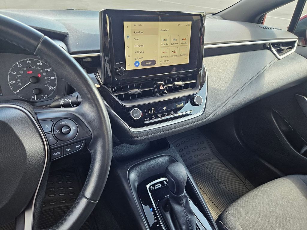 2023 Toyota Corolla SE photo 18