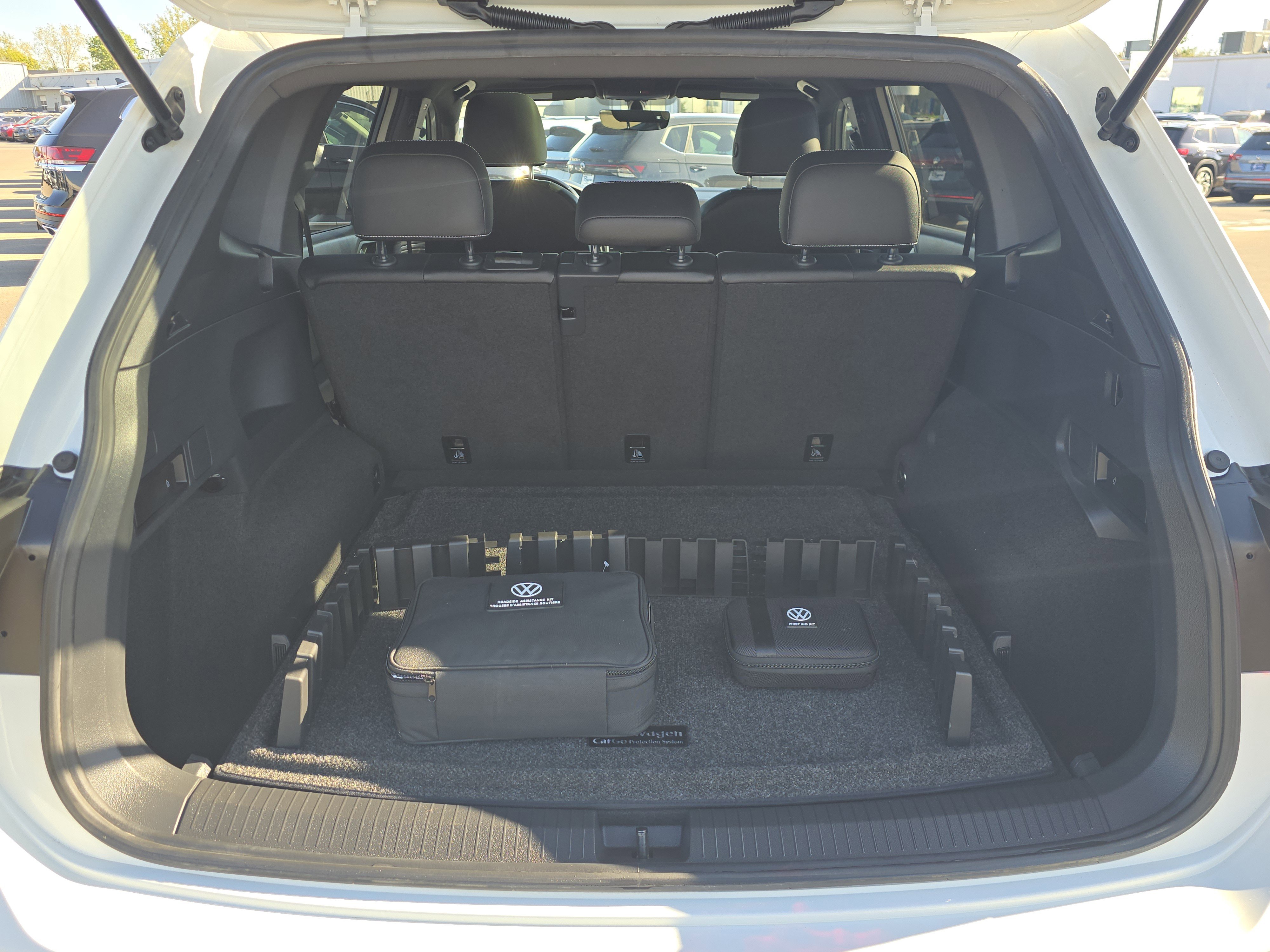 2021 Volkswagen Tiguan SE R-Line Black photo 4
