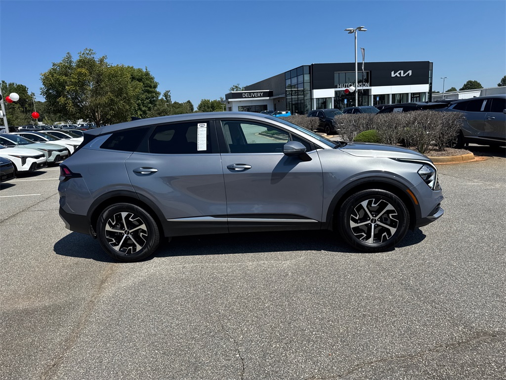 2023 Kia Sportage EX photo 2
