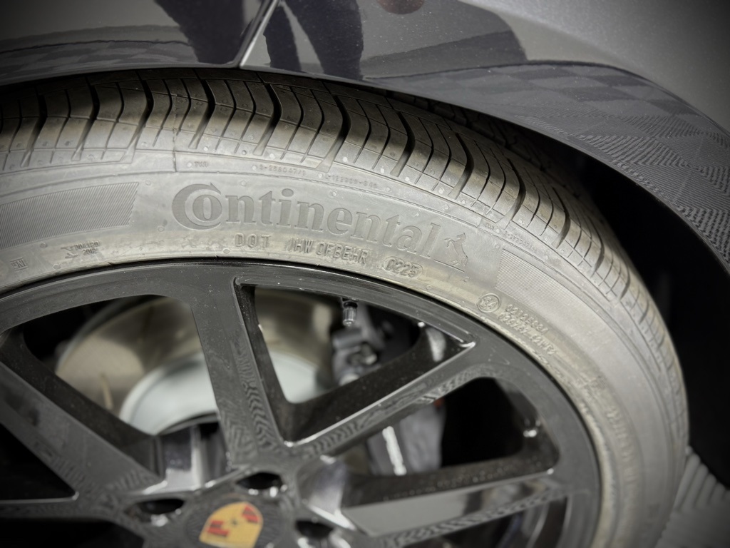 2025 Porsche Panamera 4 photo 16