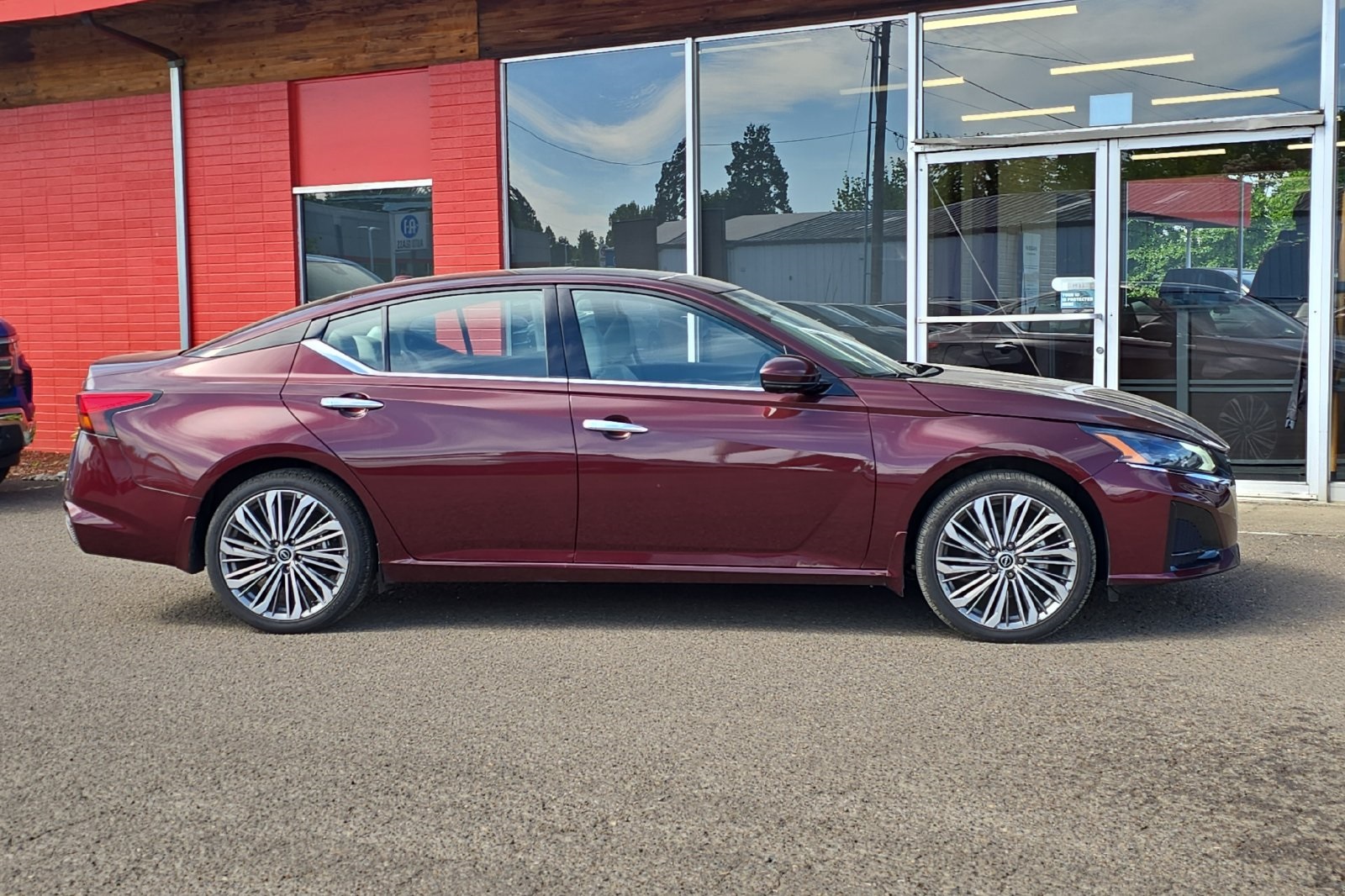 2024 Nissan Altima 2.5 SL photo 3