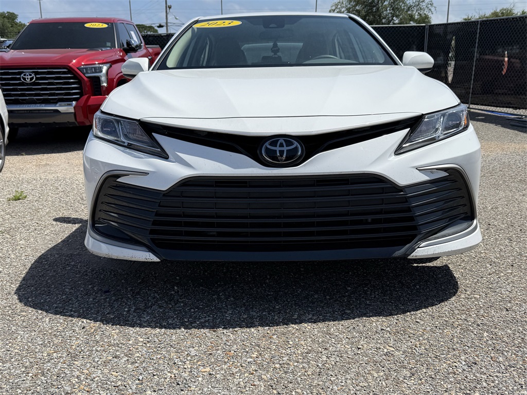 2023 Toyota Camry LE photo 2