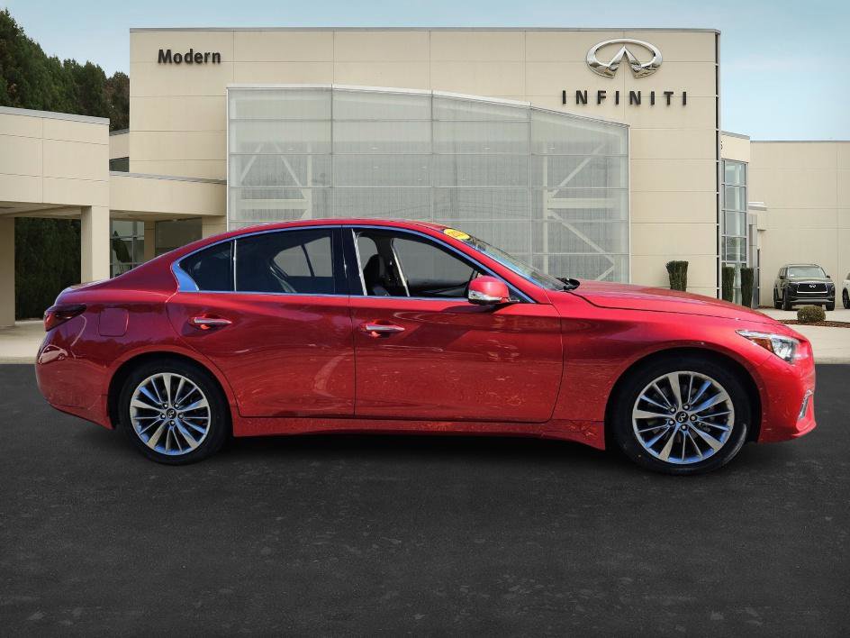 2023 Infiniti Q50 LUXE photo 3