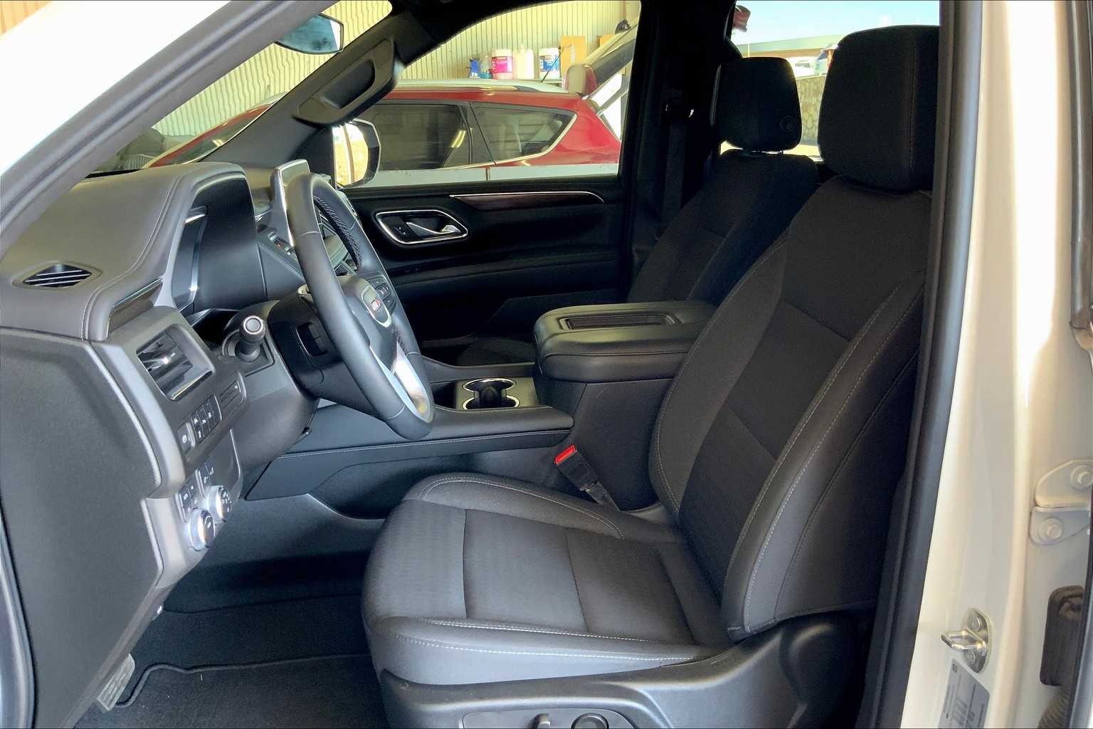 2024 Gmc Yukon SLE photo 7