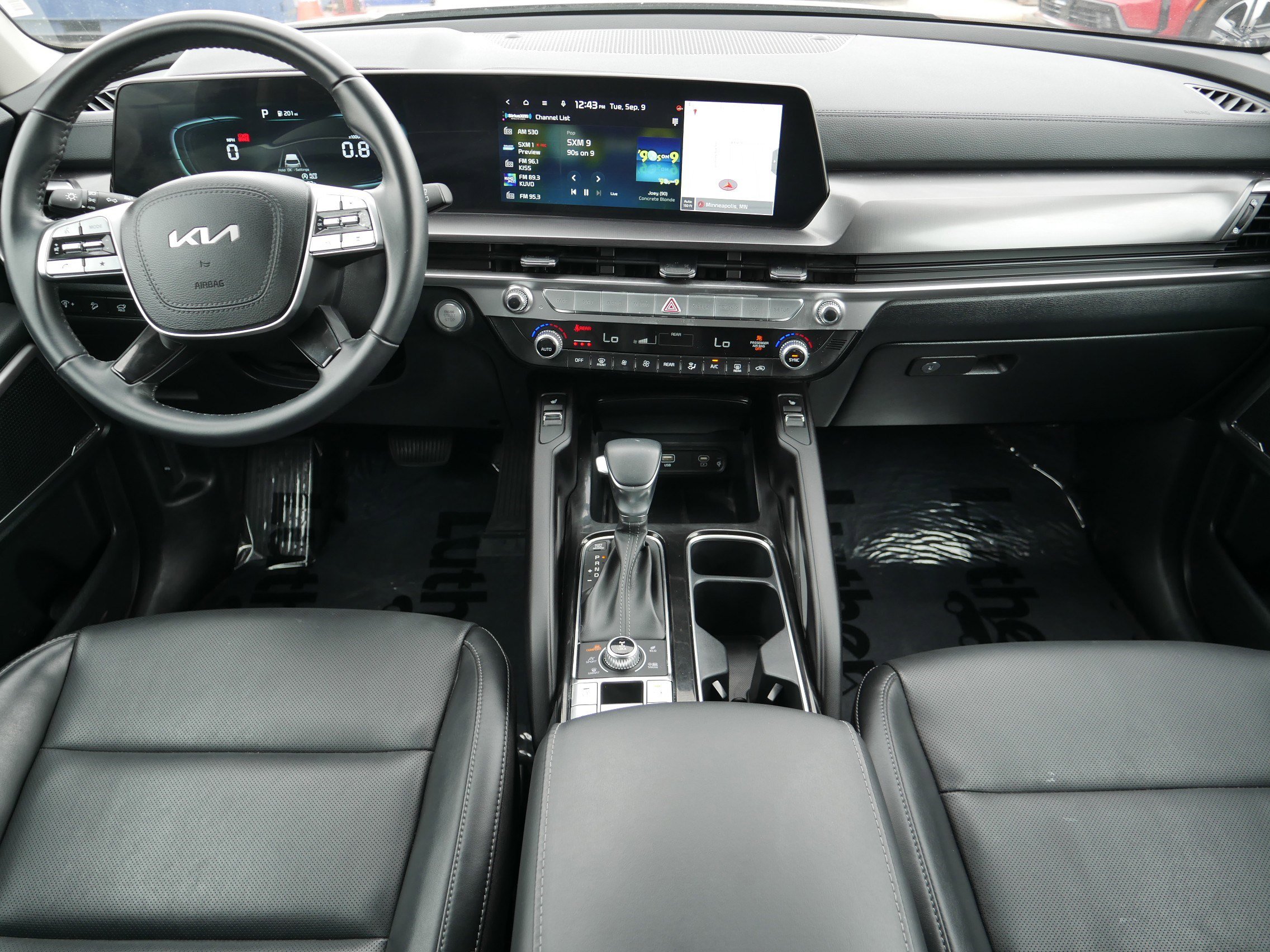 2025 Kia Telluride S photo 10