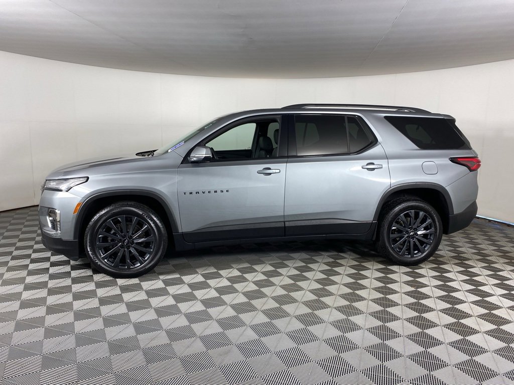 2023 Chevrolet Traverse RS photo 2
