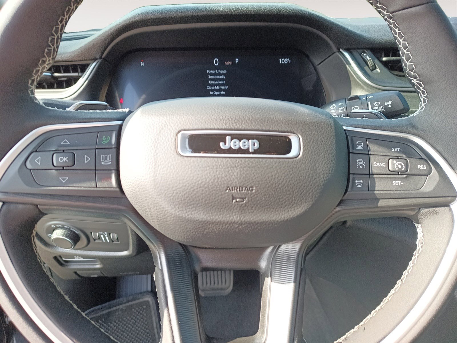2025 Jeep Grand Cherokee Laredo photo 10