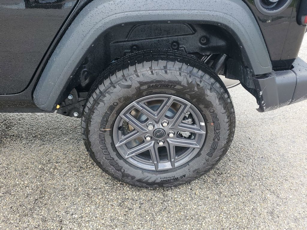 2025 Jeep Wrangler photo 20
