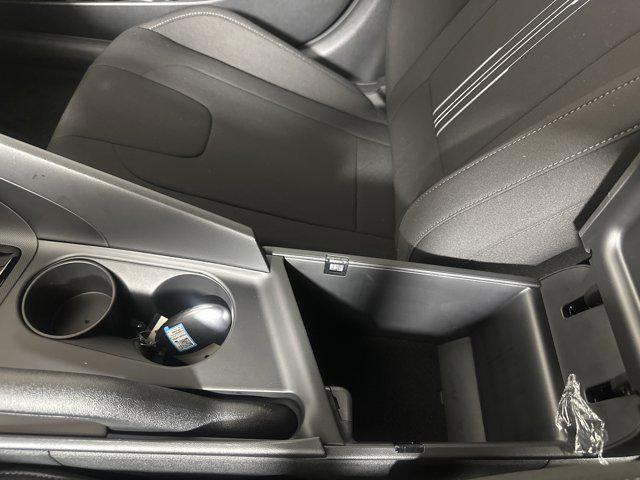 2025 Hyundai Elantra SEL Sport photo 17