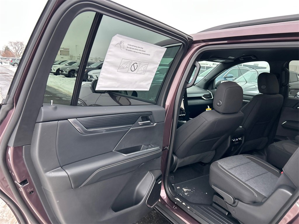 2026 GMC ACADIA - Image 32