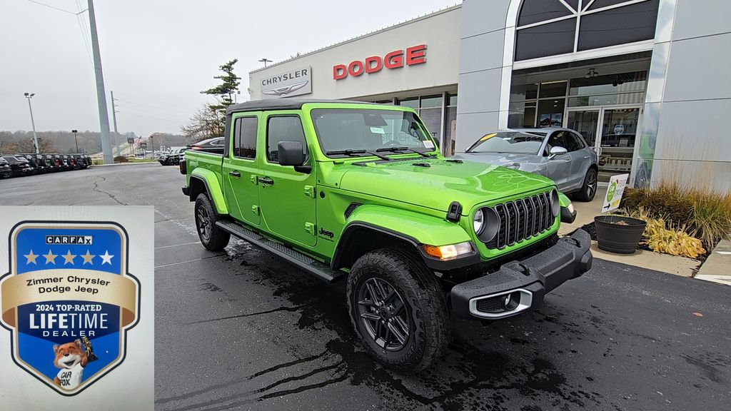 2026 Jeep Gladiator Sport S's photo