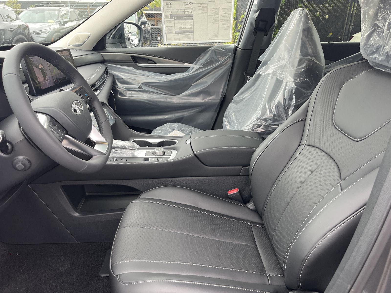 2026 Infiniti QX60 Luxe AWD photo 8