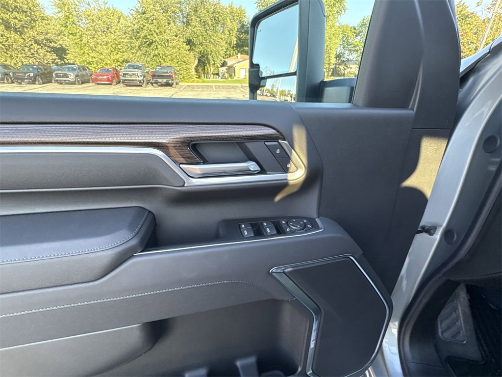 2026 Chevrolet Silverado 2500HD LT photo 13