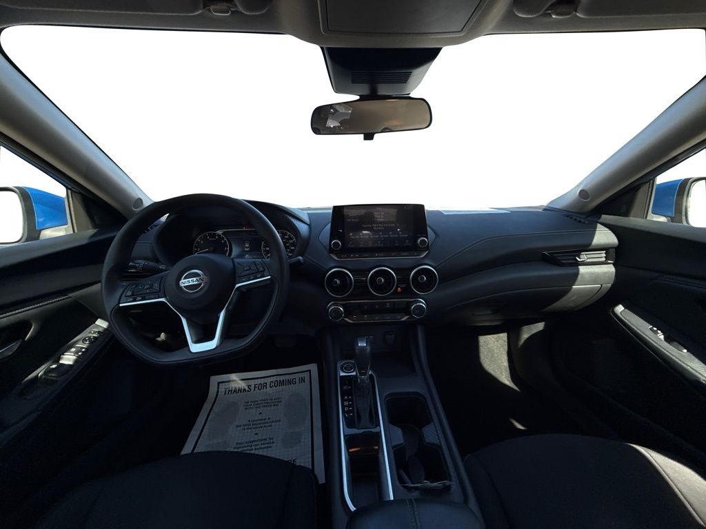 2023 Nissan Sentra SV photo 10