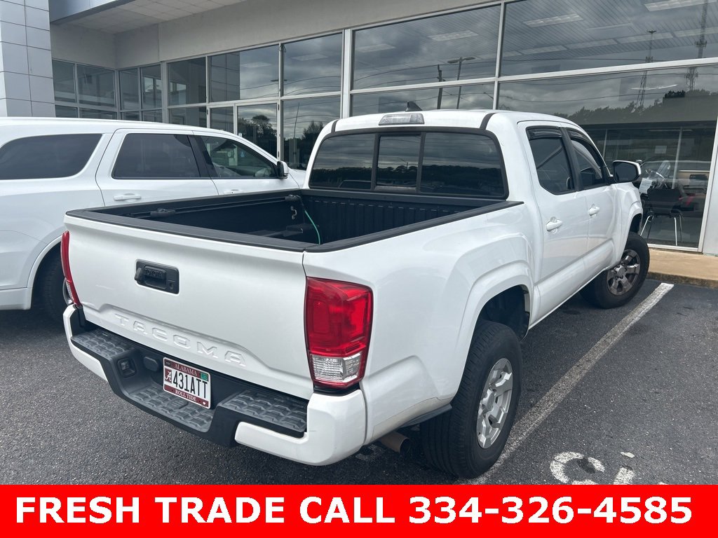 2017 Toyota Tacoma SR5 photo 3