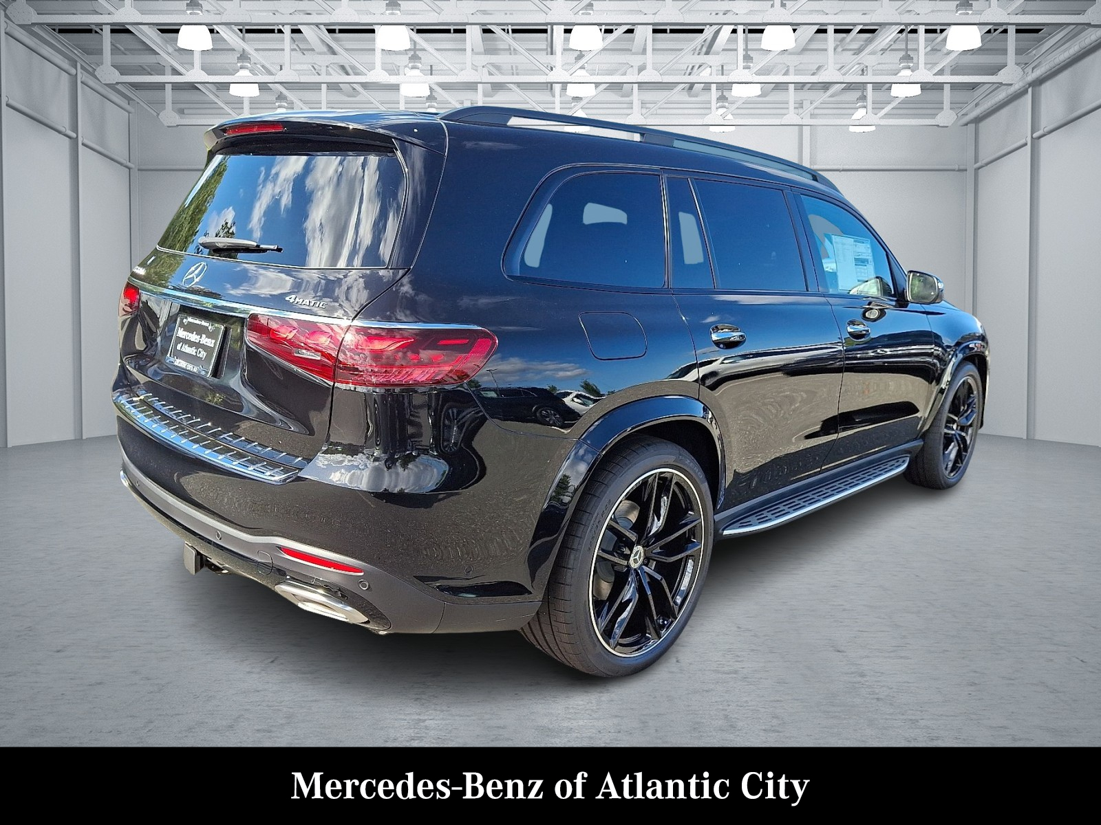 2026 Mercedes Benz GLS 580 4MATIC photo 4