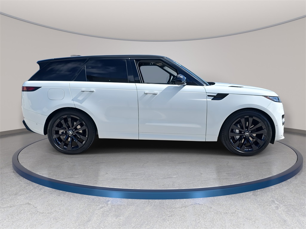 2025 Land Rover Range Rover Sport SE photo 4