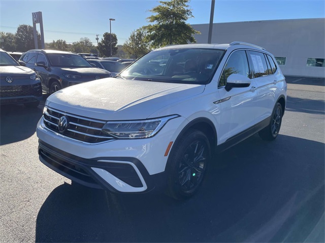 2024 Volkswagen Tiguan SE Wolfsburg Edition photo 2