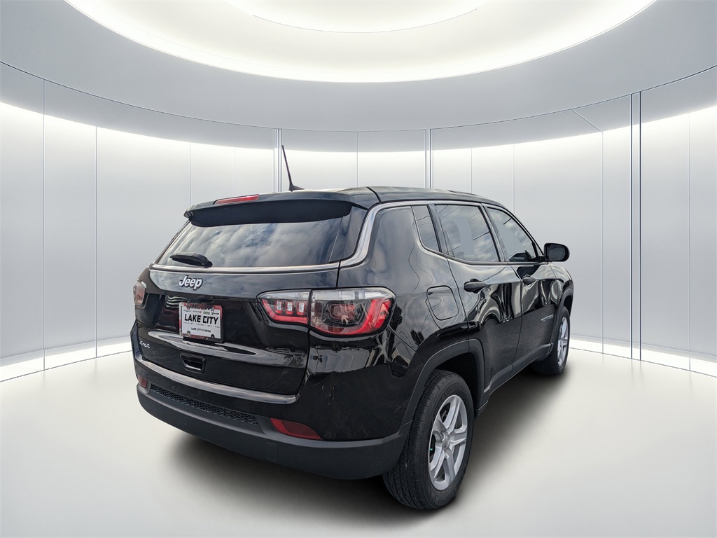 2023 Jeep Compass Sport photo 3