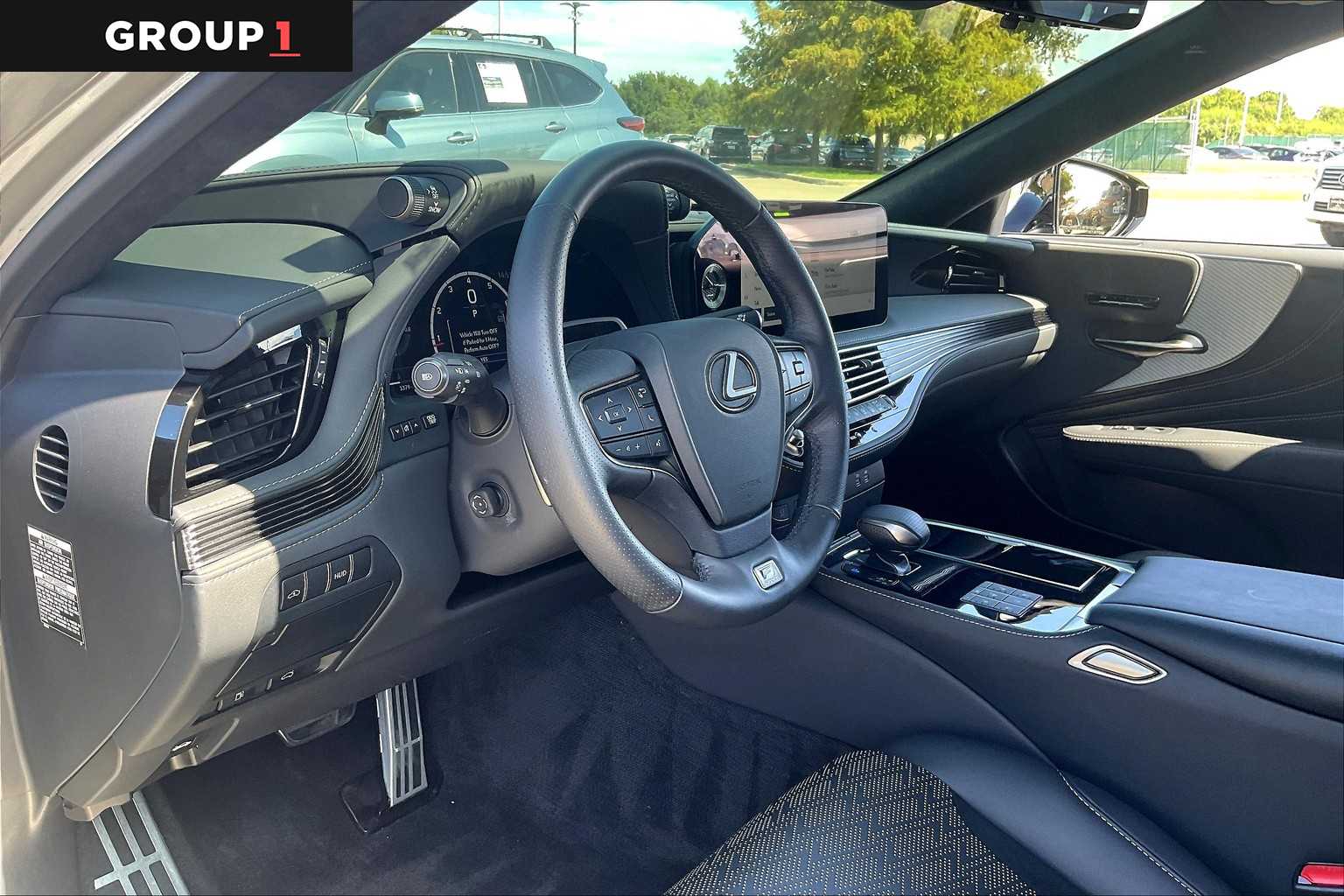 2025 Lexus LS 500 F SPORT photo 14