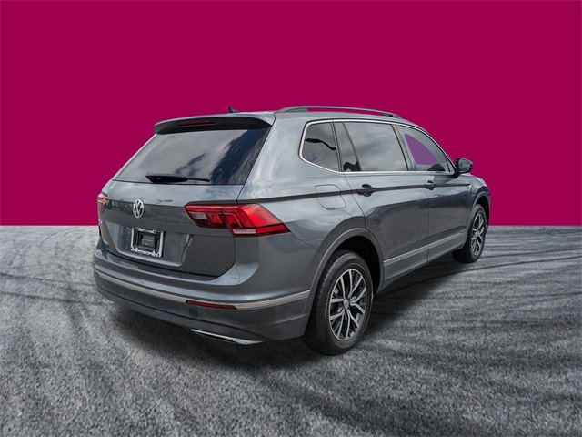 2020 Volkswagen Tiguan SE R-Line Black photo 2