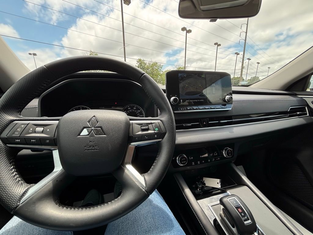 2024 Mitsubishi Outlander SE photo 22