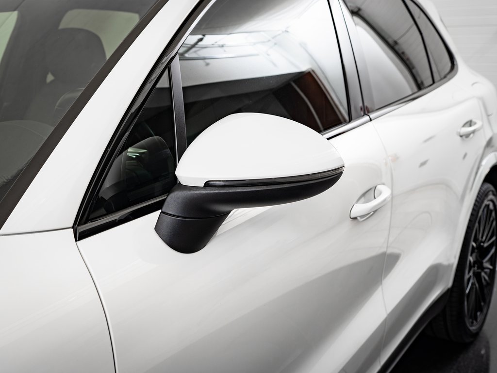 2021 Porsche Cayenne E-Hybrid photo 16