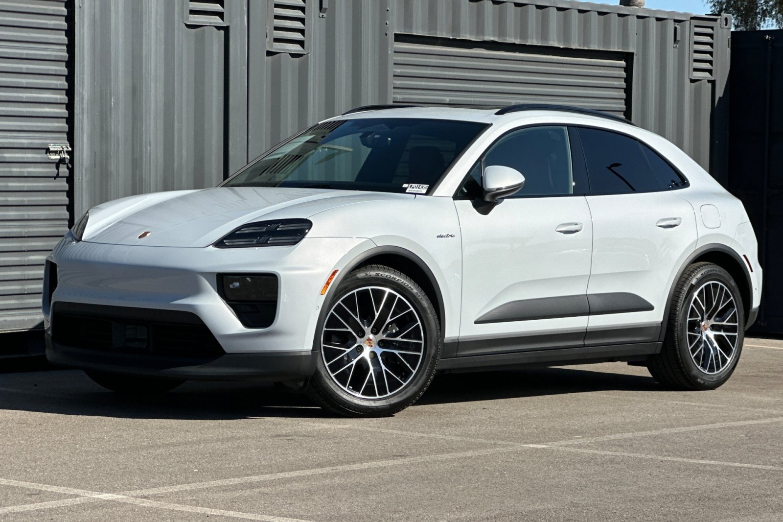 2025 Porsche Macan Base