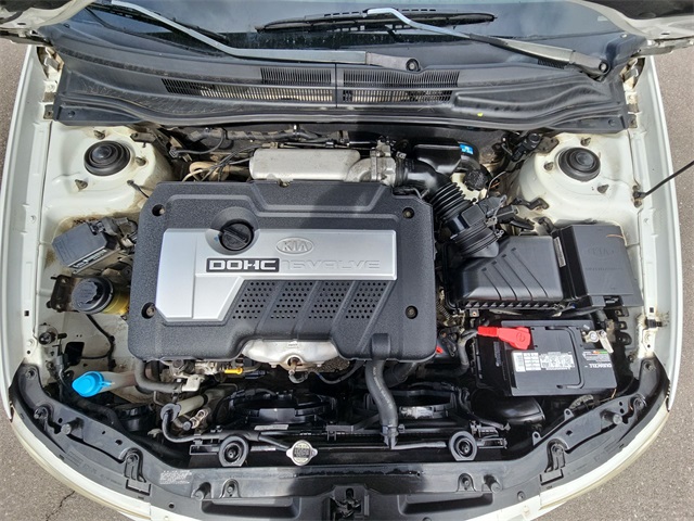 2004 Kia Spectra Base photo 8