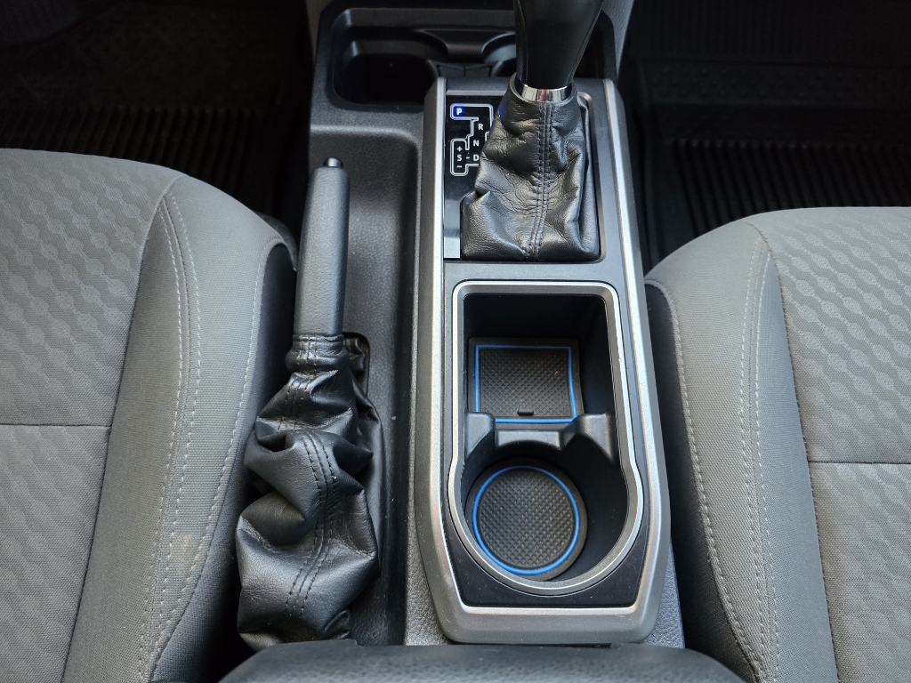 2020 Toyota Tacoma SR5 photo 26
