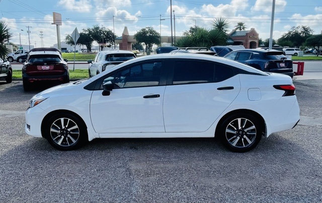 2024 Nissan Versa 1.6 S photo 4