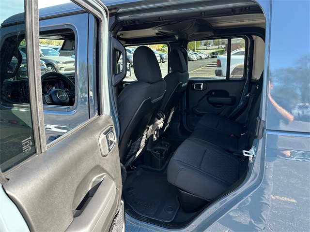 2025 Jeep Gladiator Mojave photo 11