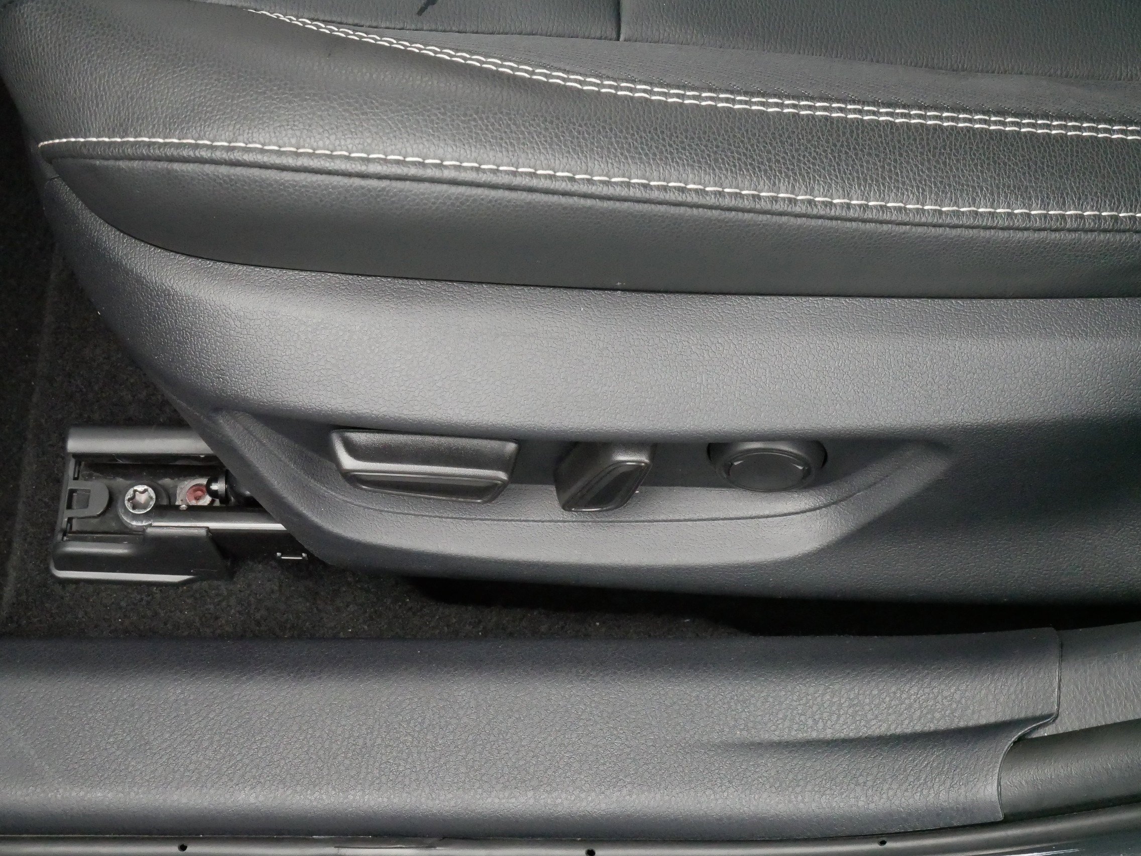 2025 Toyota Camry SE photo 19