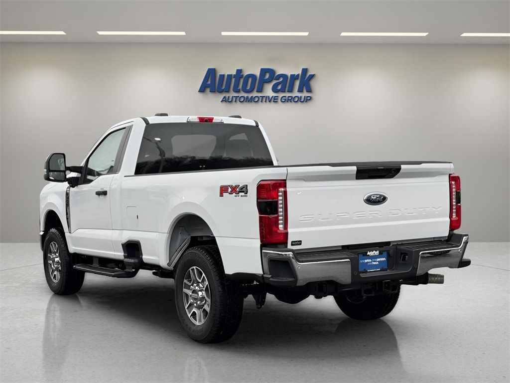 2025 Ford F-250 XLT photo 3