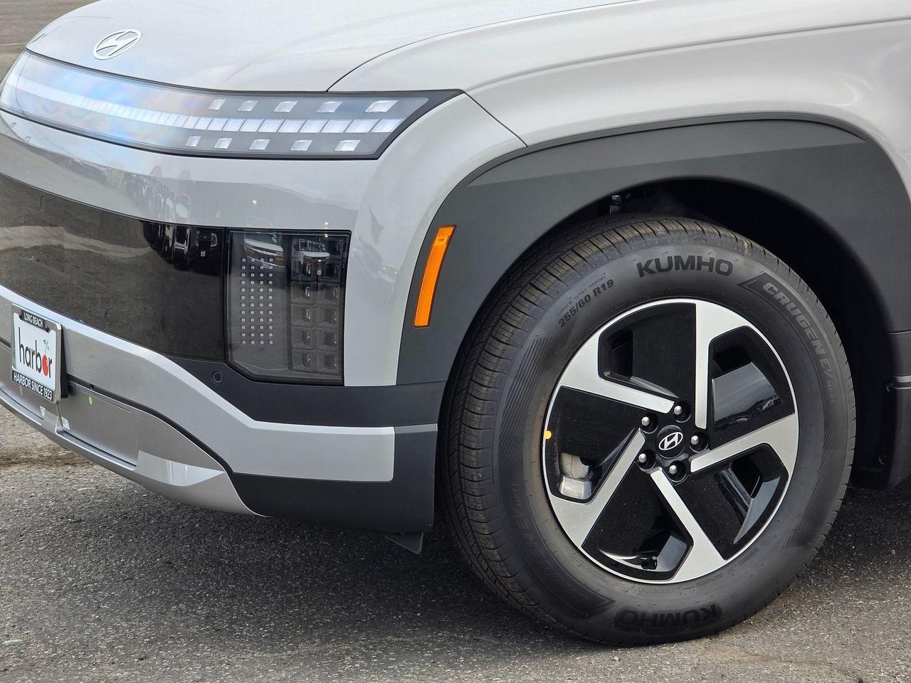 2026 Hyundai Ioniq SE photo 2