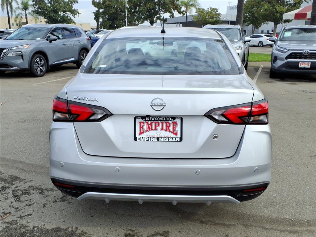 2025 Nissan Versa S photo 4