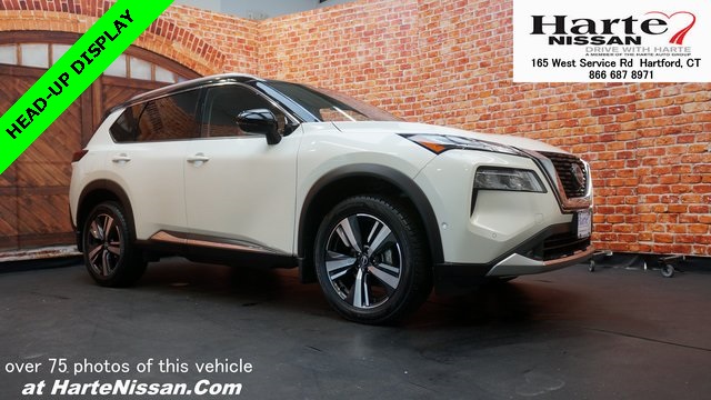 2022 Nissan Rogue Platinum's photo