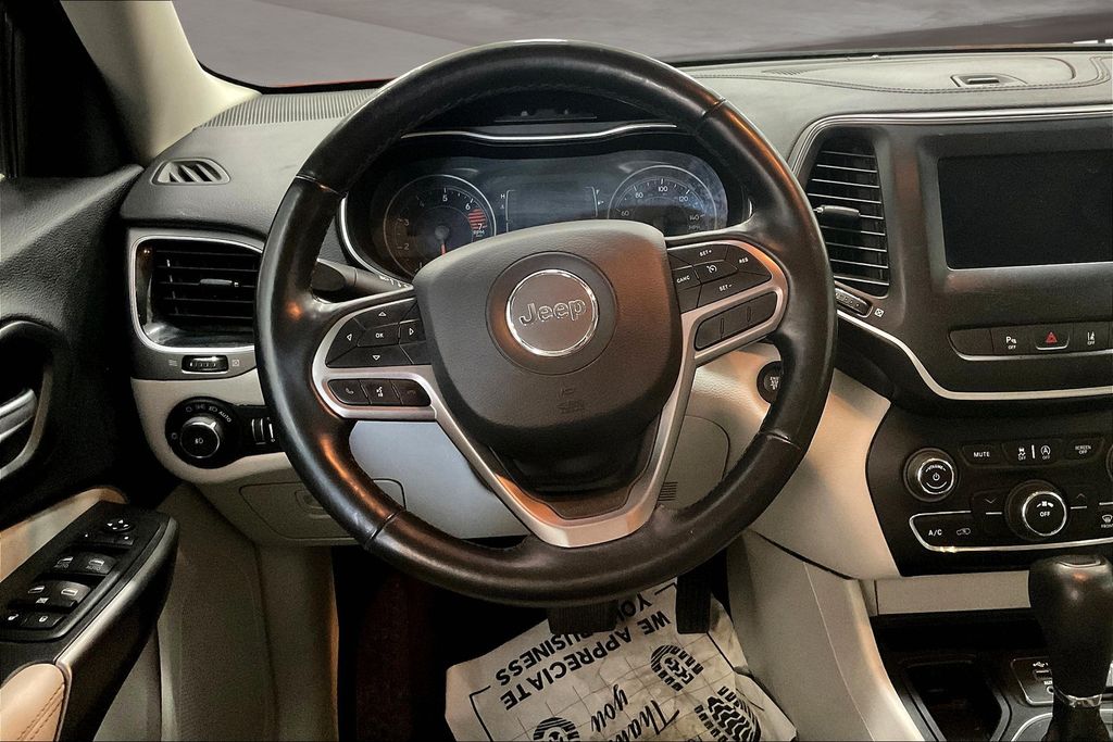 2021 Jeep Cherokee Latitude photo 5