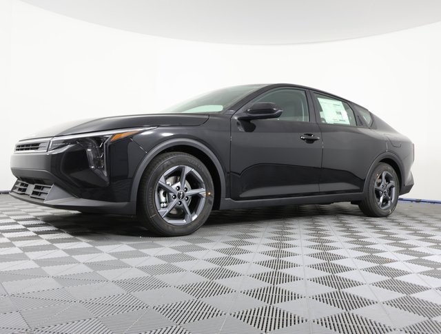 2025 Kia K4 LXS's photo