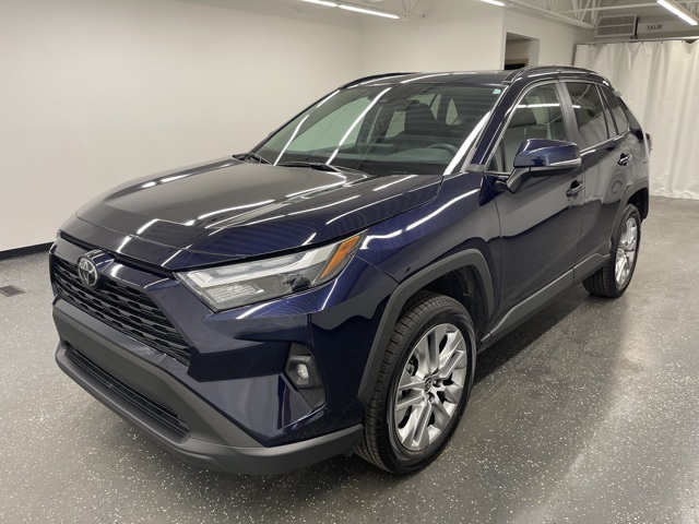 2022 Toyota RAV4 XLE Premium photo 4