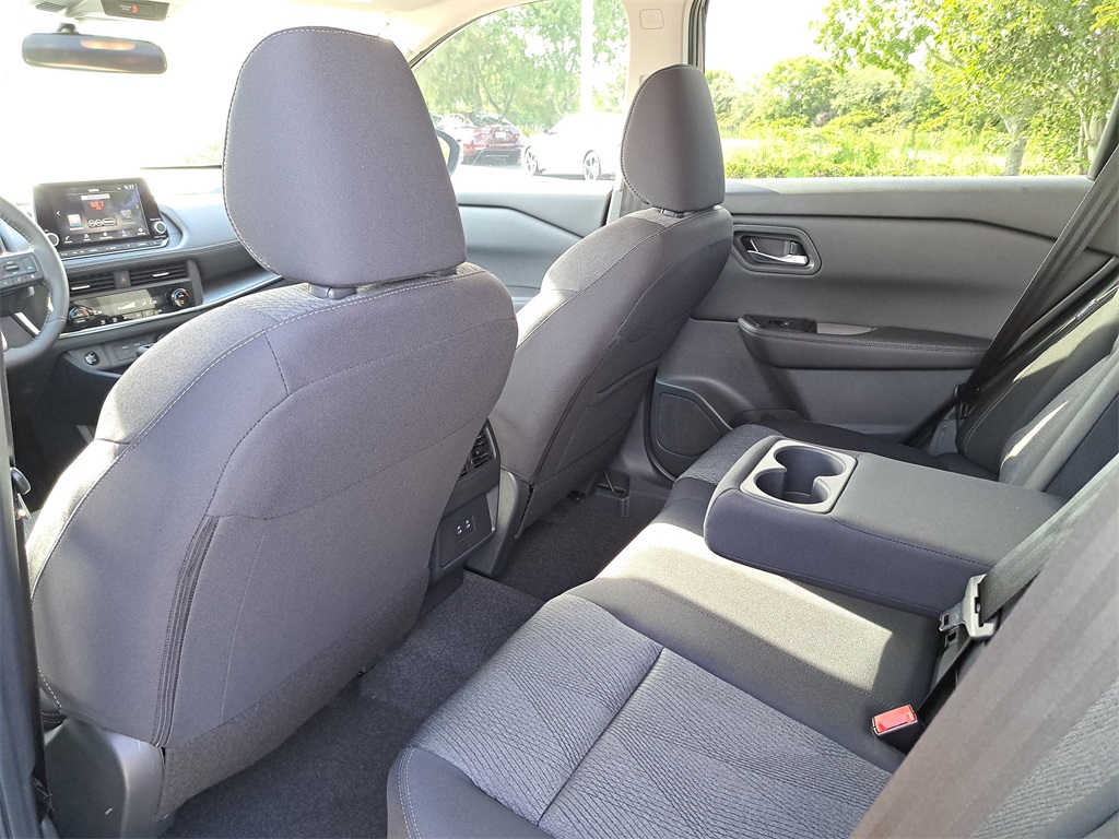 2026 Nissan Rogue SV photo 11