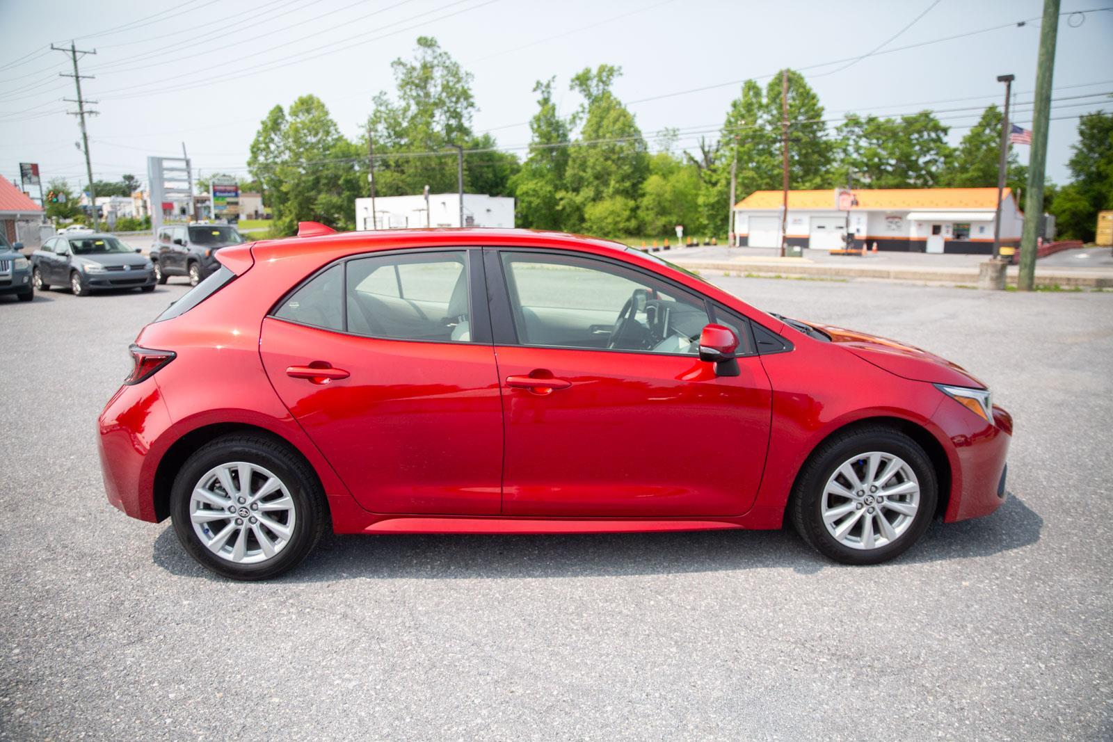 2025 Toyota Corolla SE photo 2