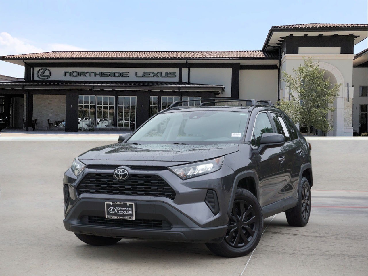 2019 Toyota RAV4 LE's photo