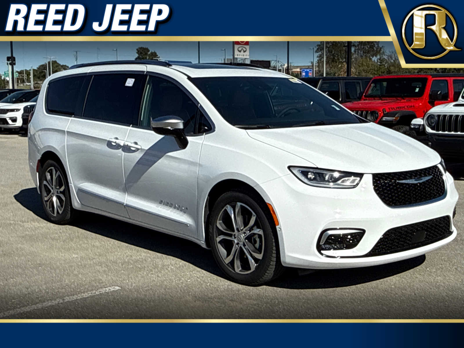 2026 Chrysler Pacifica Pinnacle's photo