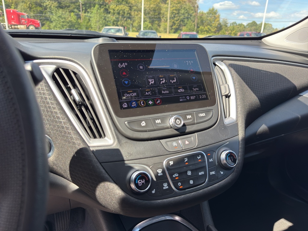 2023 Chevrolet Malibu 1LT photo 13