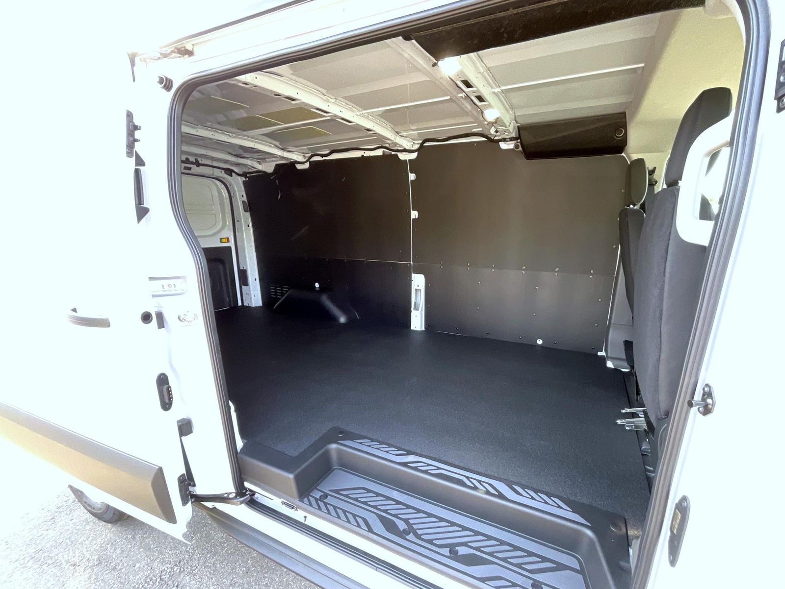 2025 Ford Transit Cargo photo 12