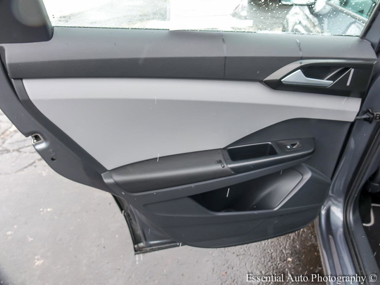 2023 VOLKSWAGEN TAOS - Image 17