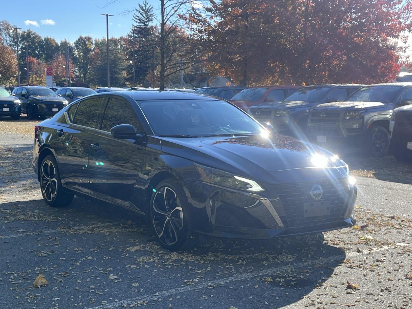 2024 Nissan Altima 2.5 SR photo 3